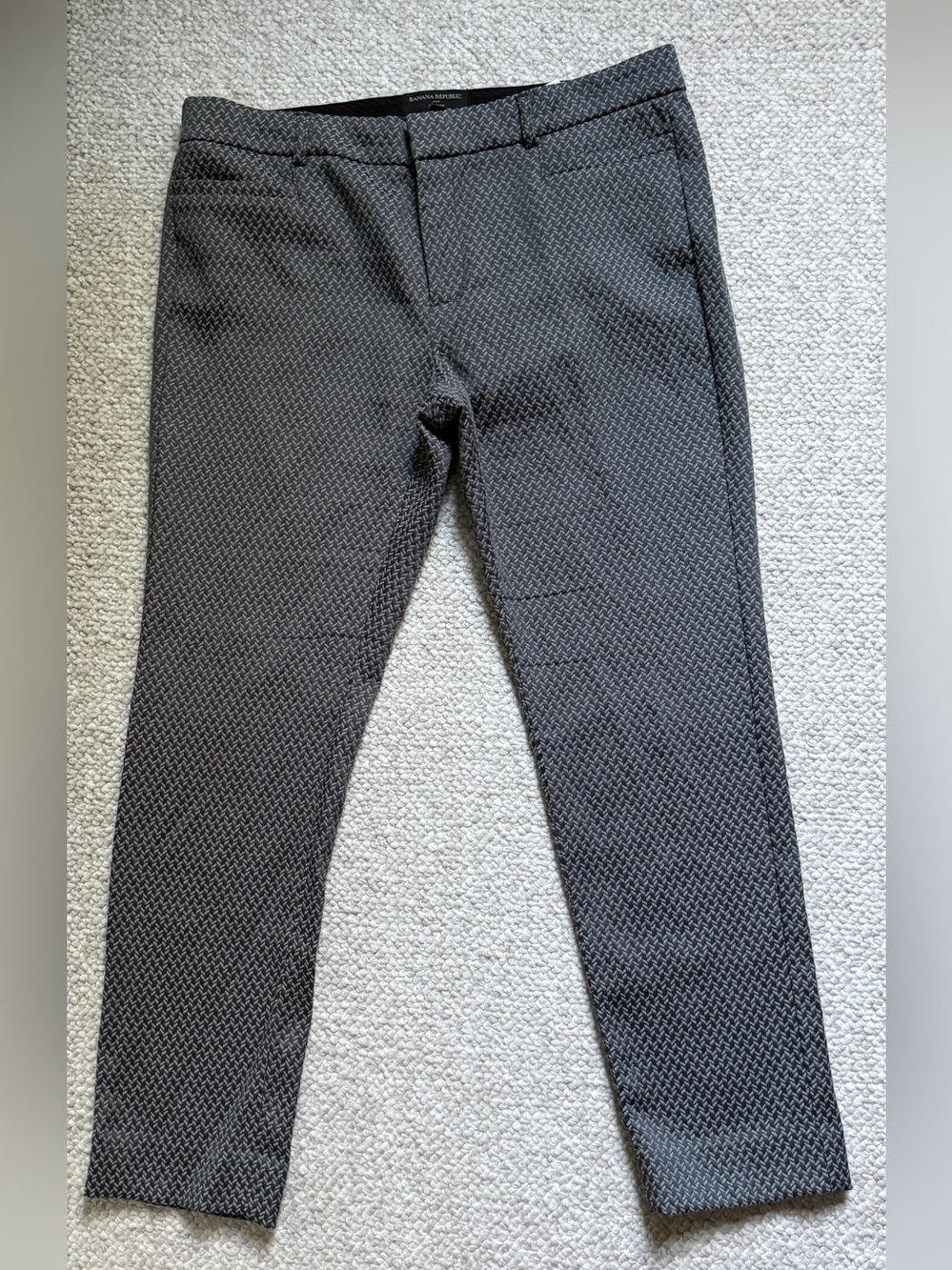 Banana Republic Gray Patterned Cropped Dress Pants